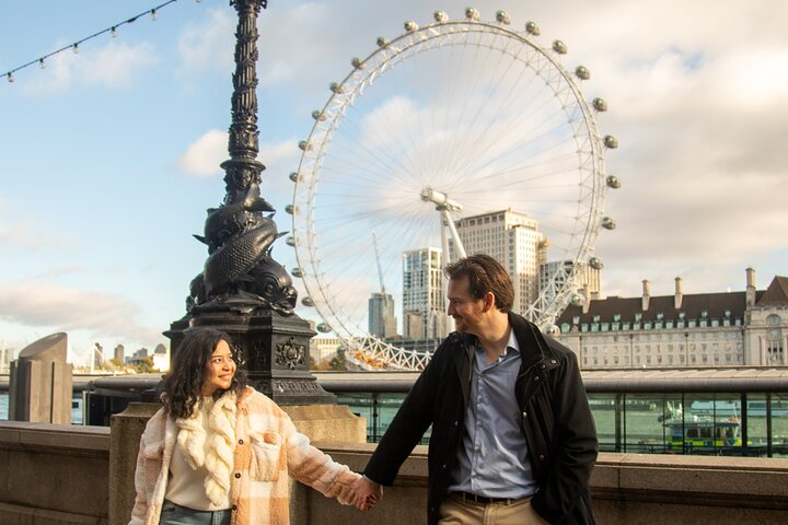 Private Photoshoot Outside The London Eye - Photo 1 of 7